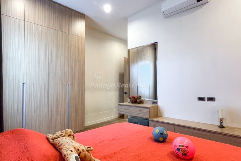 Casa de 3 dormitorios en Pattaya, Tailandia № 152329 - foto 24