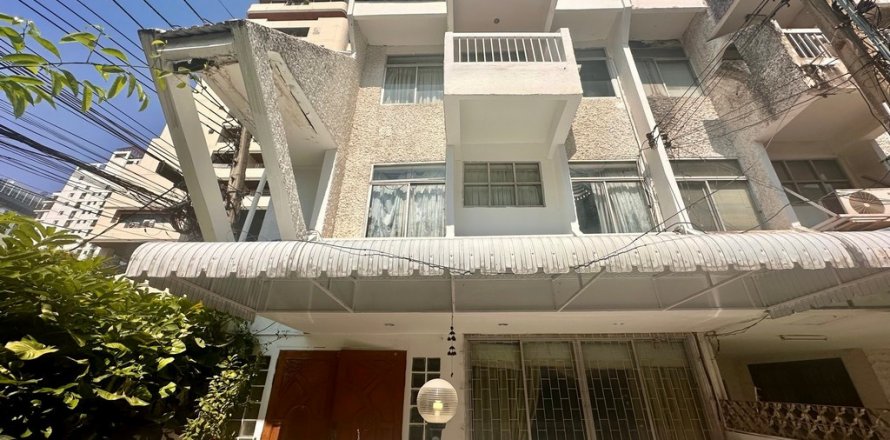 Townhouse à Bangkok, Thaïlande 5 chambres № 119156