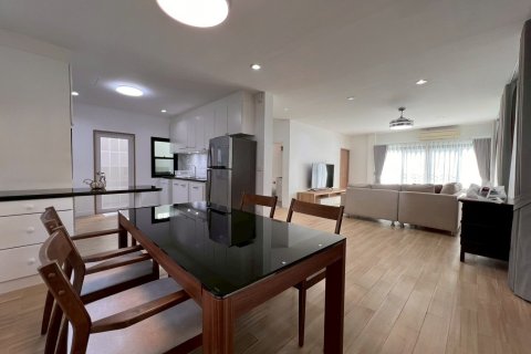 Casa de 3 dormitorios en Pattaya, Tailandia № 157951 - foto 16