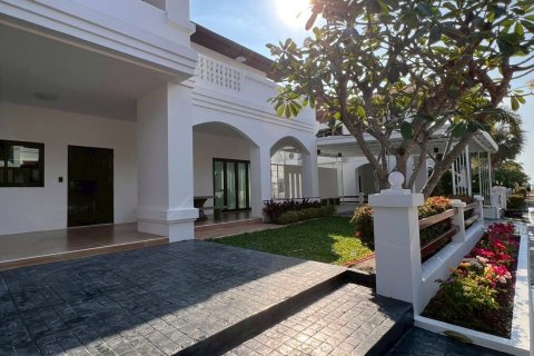 House in Pattaya, Thailand 3 bedrooms № 157951