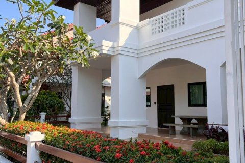 Casa de 3 dormitorios en Pattaya, Tailandia № 157951 - foto 2