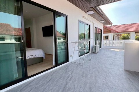Casa de 3 dormitorios en Pattaya, Tailandia № 157951 - foto 26