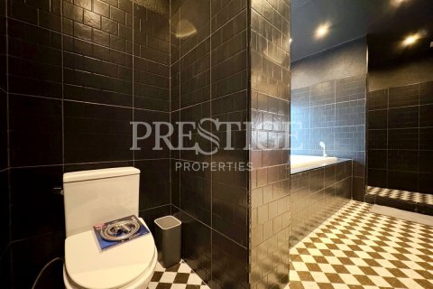 Casa de 4 dormitorios en Pattaya, Tailandia № 209908 - foto 18
