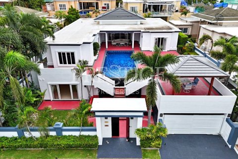 Haus in Pattaya, Thailand 4 Schlafzimmer № 209908