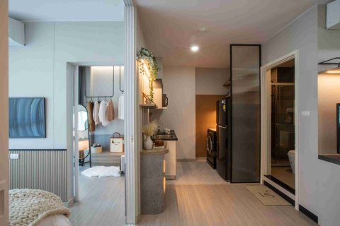 Condominio de 1 dormitorio en Thonburi, Bangkok, Tailandia № 208854 - foto 4