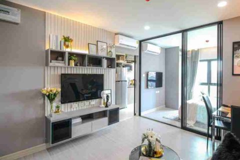 Estudio en el condominio en Bangkok, Tailandia № 208855 - foto 11