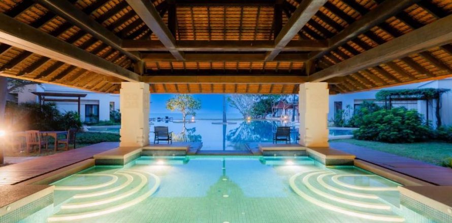 Condominio de 2 dormitorios en Pran Buri, Tailandia № 146705