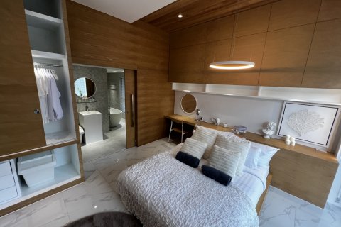 Chalet de 3 dormitorios en Phuket, Tailandia № 63689 - foto 10