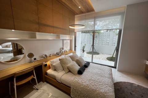 Chalet de 3 dormitorios en Phuket, Tailandia № 63689 - foto 13