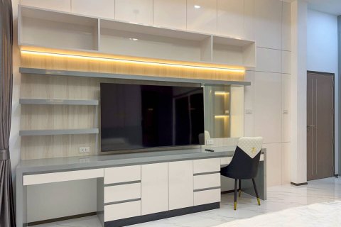 House in Bang Lamung, Thailand 3 bedrooms № 156336 - photo 17