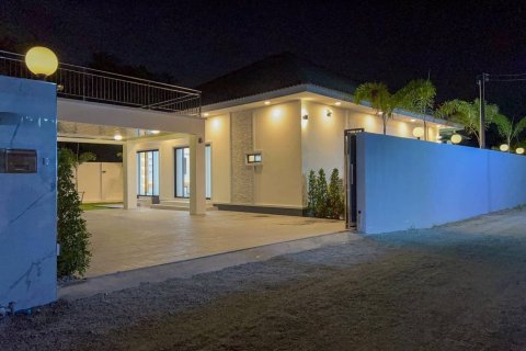 House in Bang Lamung, Thailand 3 bedrooms № 156336 - photo 29