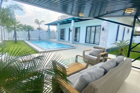 House in Bang Lamung, Thailand 3 bedrooms № 156336 - photo 4
