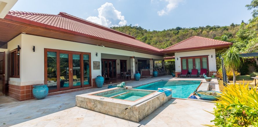 Villa in Pran Buri, Thailand 5 Schlafzimmer № 168805