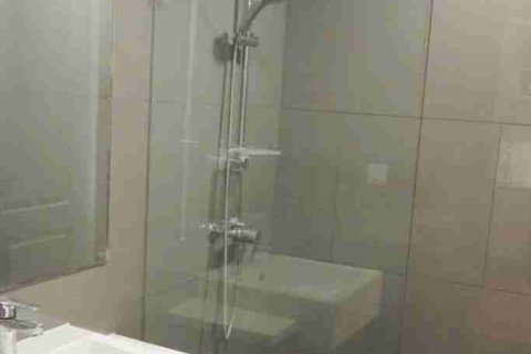 Condominio de 1 dormitorio en Thonburi, Bangkok, Tailandia № 183422 - foto 10