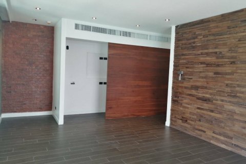 Condo à Bangkok, Thaïlande, 6 chambres № 143549 - photo 15