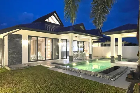 Casa de 3 dormitorios en Phuket, Tailandia № 209624 - foto 2