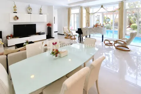 Casa de 4 dormitorios en Rawai, Tailandia № 209627 - foto 3
