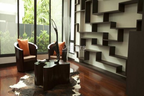 House in Bangkok, Thailand 4 bedrooms № 67208 - photo 5
