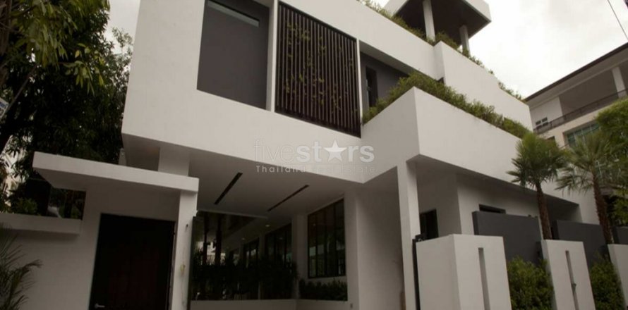 House in Bangkok, Thailand 4 bedrooms № 67208