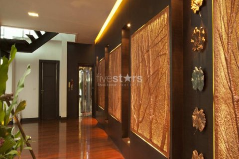 House in Bangkok, Thailand 4 bedrooms № 67208 - photo 4
