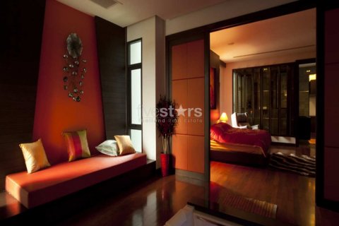 House in Bangkok, Thailand 4 bedrooms № 67208 - photo 7