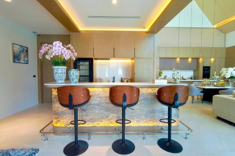 Chalet de 4 dormitorios en Bang Tao, Tailandia № 166288 - foto 5
