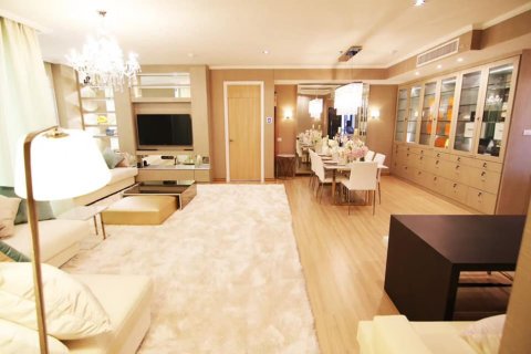 Condominio de 3 dormitorios en Sathon, Bangkok, Tailandia № 143722 - foto 4