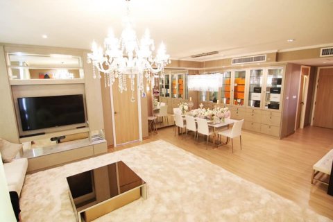 Condominio de 3 dormitorios en Sathon, Bangkok, Tailandia № 143722 - foto 8