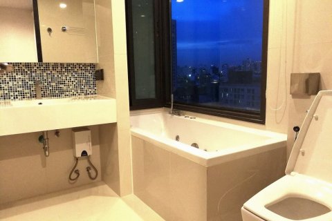 Condominio de 1 dormitorio en Phra Khanong, Bangkok, Tailandia № 143723 - foto 5