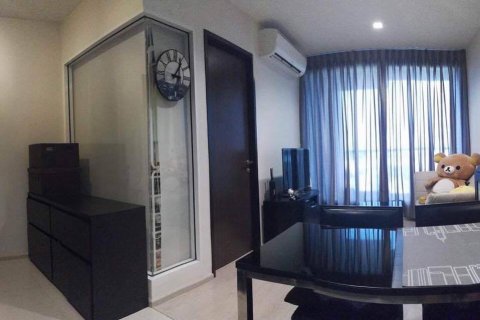 Condominio de 1 dormitorio en Phra Khanong, Bangkok, Tailandia № 143723 - foto 2
