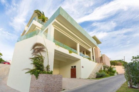 Villa in Surat Thani, Thailand 5 bedrooms № 120433
