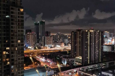 Condominio de 2 dormitorios en Bangkok, Tailandia № 143699 - foto 11