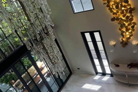 Adosado de 4 dormitorios en Bangkok, Tailandia № 143503 - foto 10