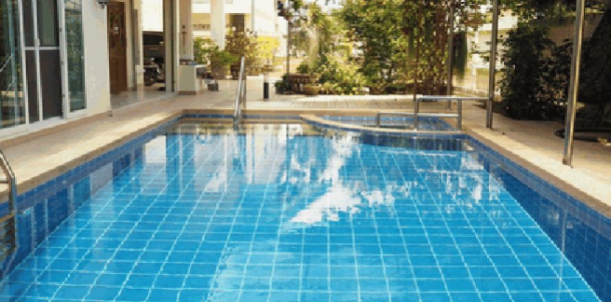 Casa de 4 dormitorios en Pattaya, Tailandia № 202864