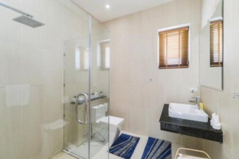Chalet de 6 dormitorios en Surat Thani, Tailandia № 202866 - foto 4