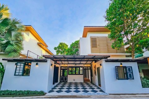Chalet de 3 dormitorios en Hua Hin, Tailandia № 163319 - foto 2