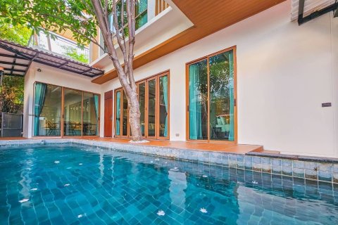 Chalet de 3 dormitorios en Hua Hin, Tailandia № 163319 - foto 19