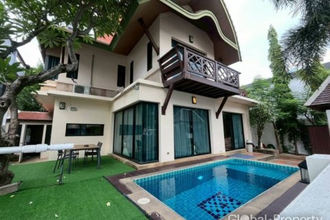 House in Pattaya, Thailand 3 bedrooms № 144236