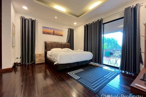 Casa de 3 dormitorios en Pattaya, Tailandia № 144236 - foto 8