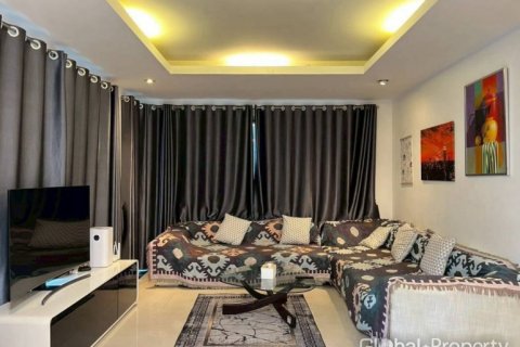 Casa de 3 dormitorios en Pattaya, Tailandia № 144236 - foto 3