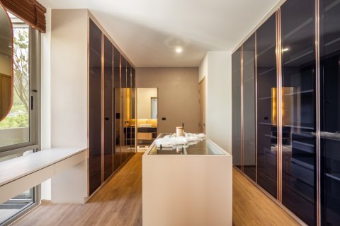 Chalet de 4 dormitorios en Kathu, Tailandia № 169937 - foto 15