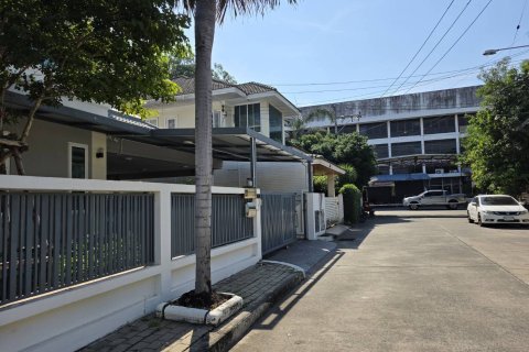 Haus in Khlong Sam Wa, Bangkok, Thailand 3 Schlafzimmer № 159052 - Foto 2