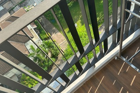 Estudio en el condominio en Watthana, Bangkok, Tailandia № 138652 - foto 5