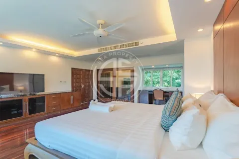 Chalet de 4 dormitorios en Patong, Tailandia № 190775 - foto 9
