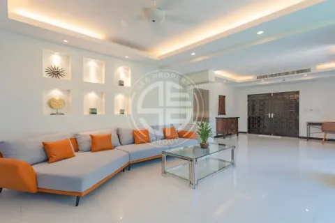 Chalet de 4 dormitorios en Patong, Tailandia № 190775 - foto 5