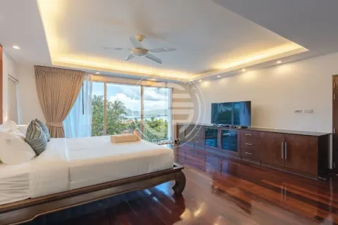 Chalet de 4 dormitorios en Patong, Tailandia № 190775