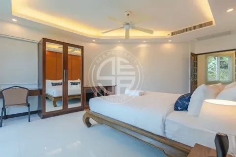 Chalet de 4 dormitorios en Patong, Tailandia № 190775 - foto 13