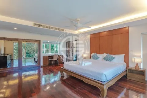 Chalet de 4 dormitorios en Patong, Tailandia № 190775 - foto 8