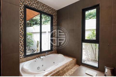 Chalet de 4 dormitorios en Phuket, Tailandia № 190780 - foto 6