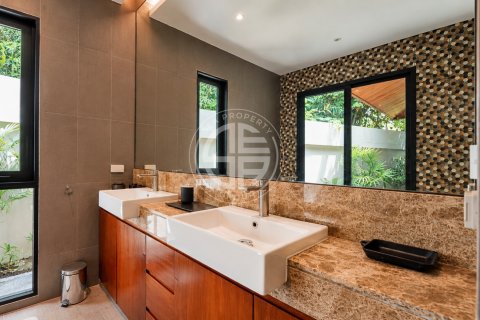 Chalet de 4 dormitorios en Phuket, Tailandia № 190780 - foto 5